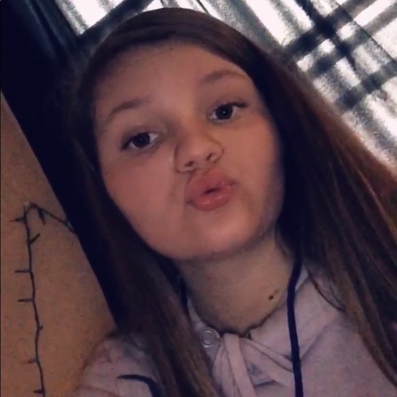 Meet your Posher, Hannah - Picture 1 of 1